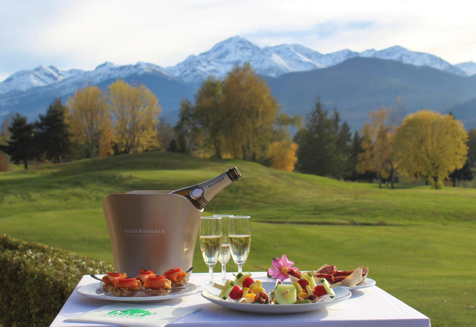Le Domaine Du Golf Country Club De Bigorre Hotel Pouzac Exterior foto